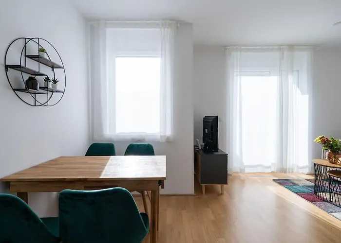 Apartament Hm • Sleek 1br With Balcony Wiedeń