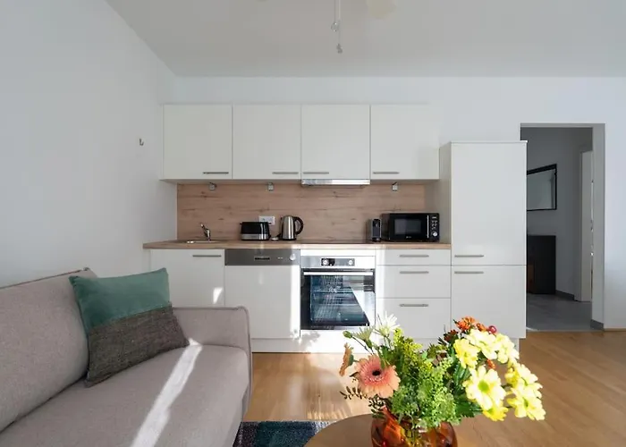 Apartament Hm • Sleek 1br With Balcony Wiedeń