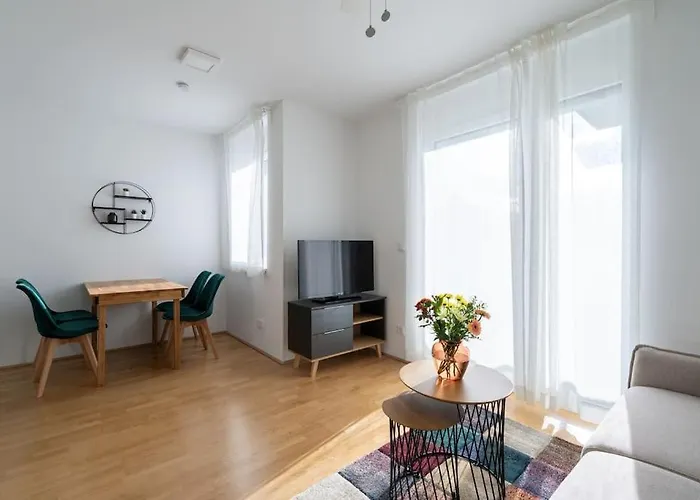Hm • Sleek 1br With Balcony Wiedeń